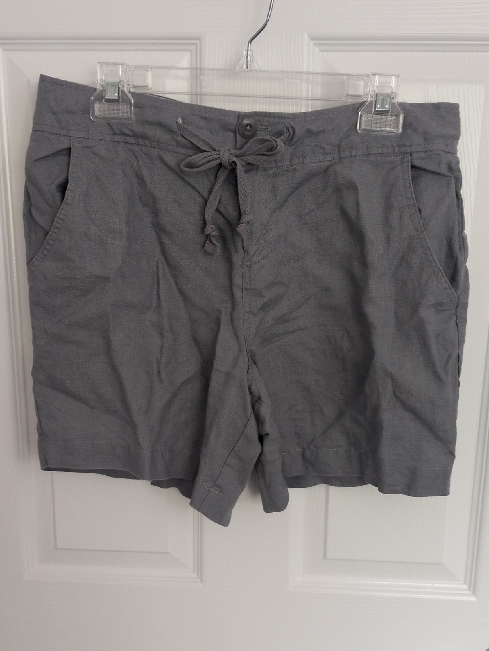 Jones & Co Gray 100% Linen Shorts - 10